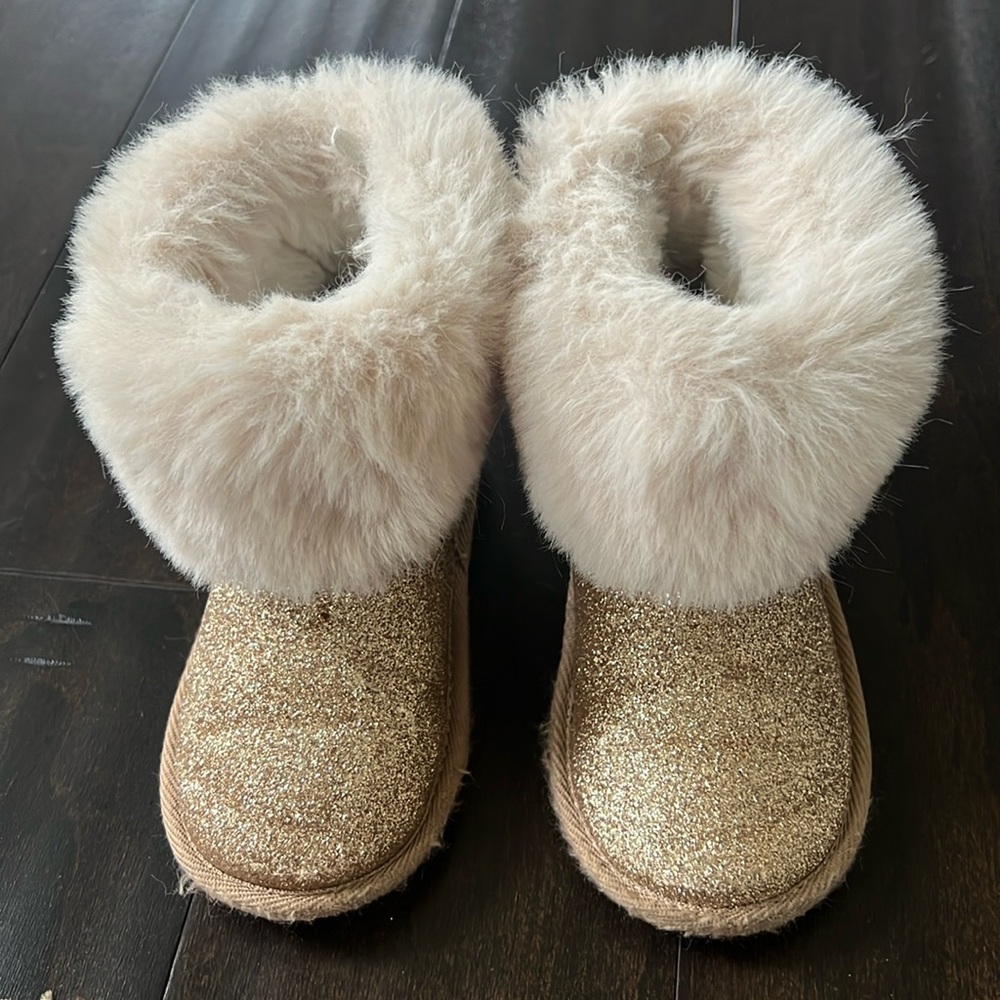 Furry gold boots